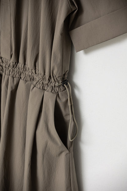 DRAWSTRING SHIRT DRESS - Brown