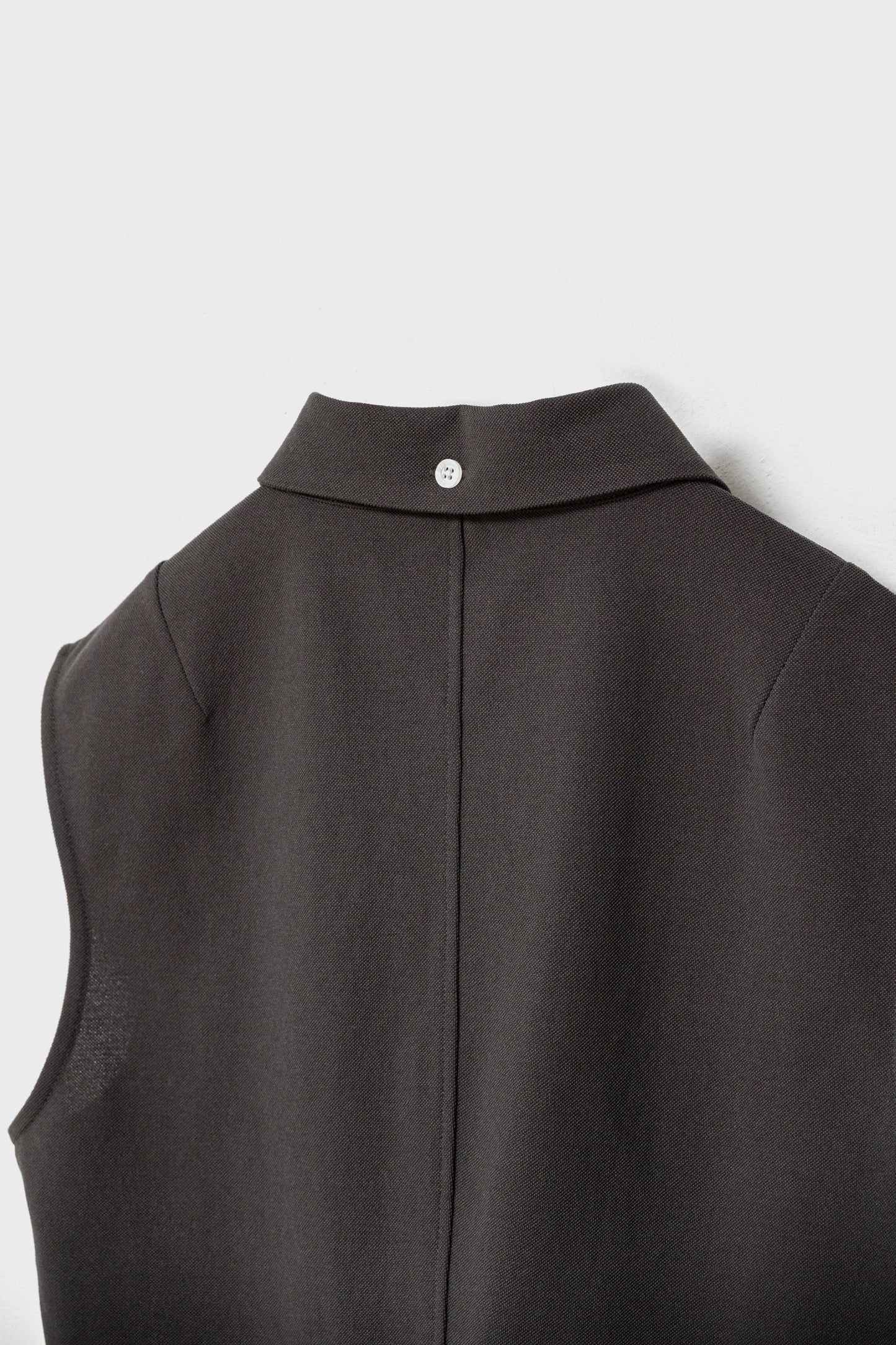 CLASSIC PIQUE SLEEVELESS TOP - Brown