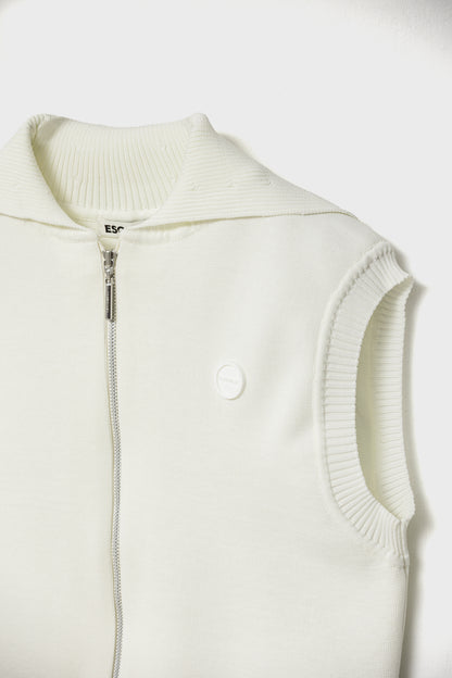 RECYCLED SMOOTH-KNIT VEST - White