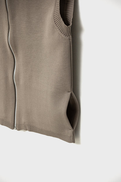 RECYCLED SMOOTH-KNIT VEST - Beige