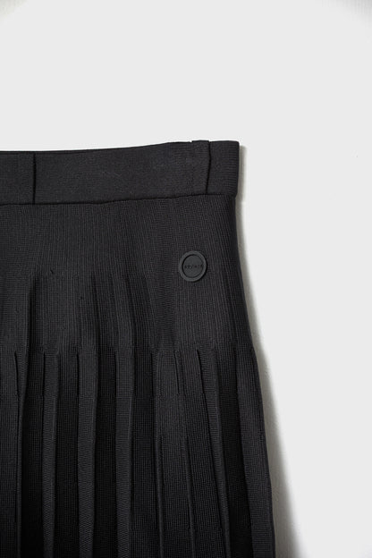 RECYCLED SMOOTH-KNIT PLEATS - Black