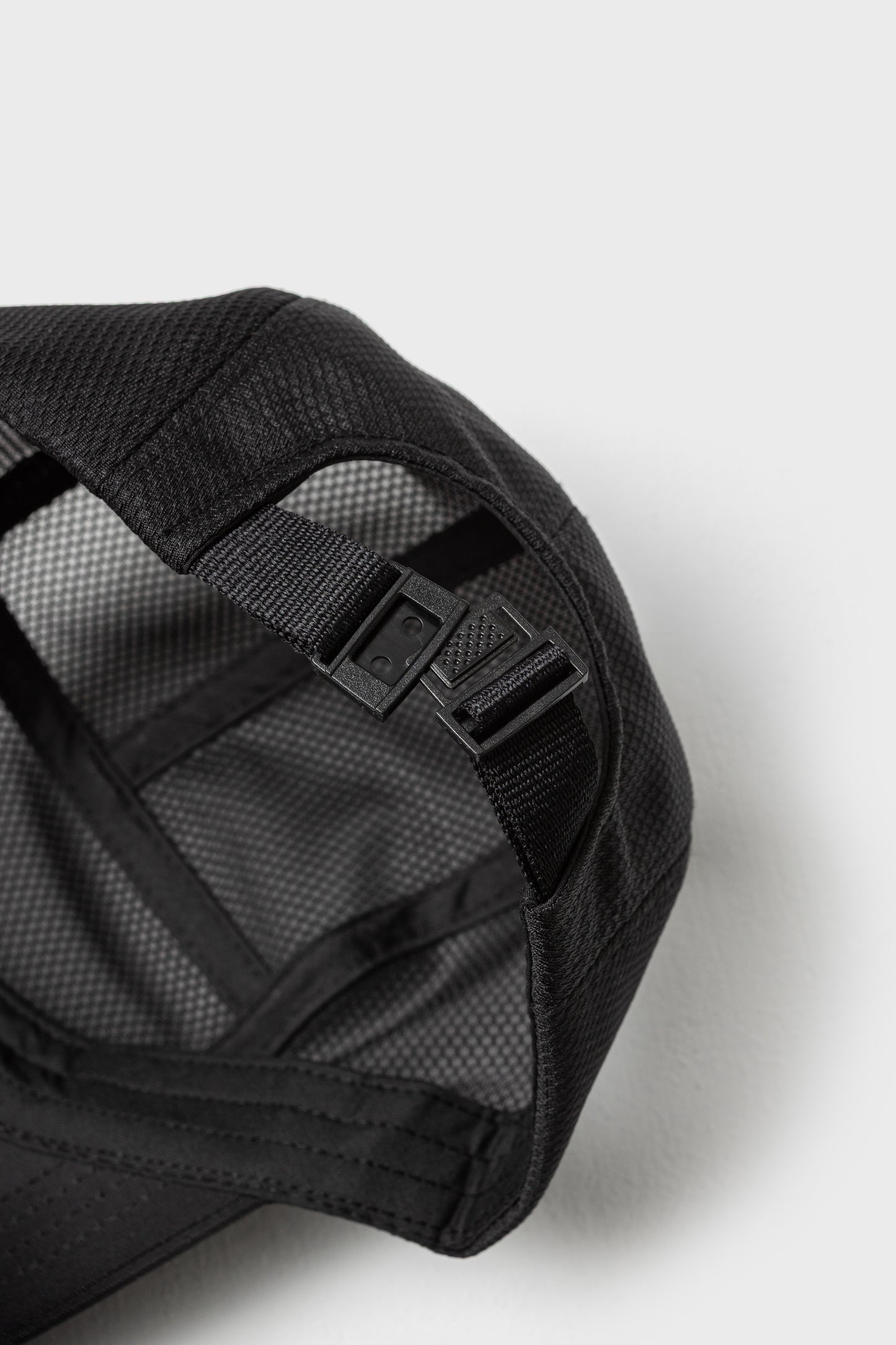 AIR MESH LIGHT CAP - Black